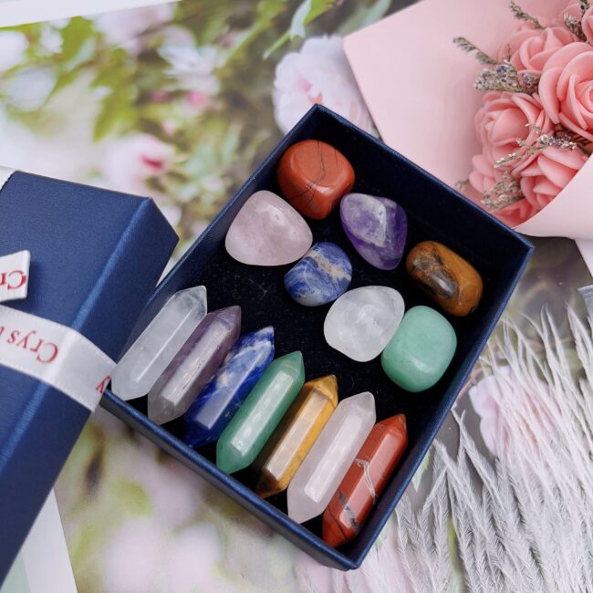 14-Piece Natural Quartz Mineral Ornament Set - Unique Combination of 7 Exquisite Decorations for Home Decor and Christmas Gift - Authentic, Elevating, and Thoughtful