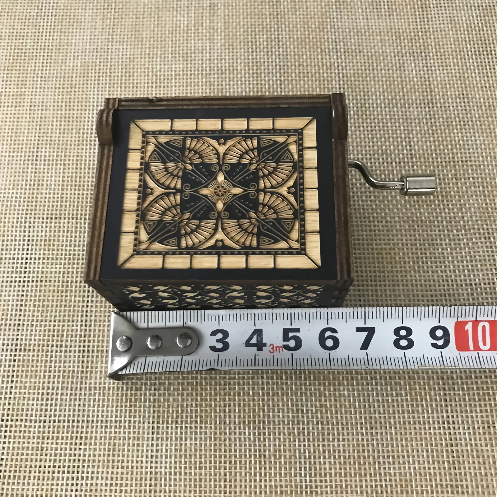 Hand-Cranked Wooden Christmas Music Box – Vintage Carved Decorative Gift - Image 4